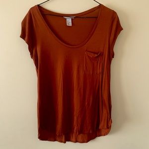 Rust orange H&M tshirt